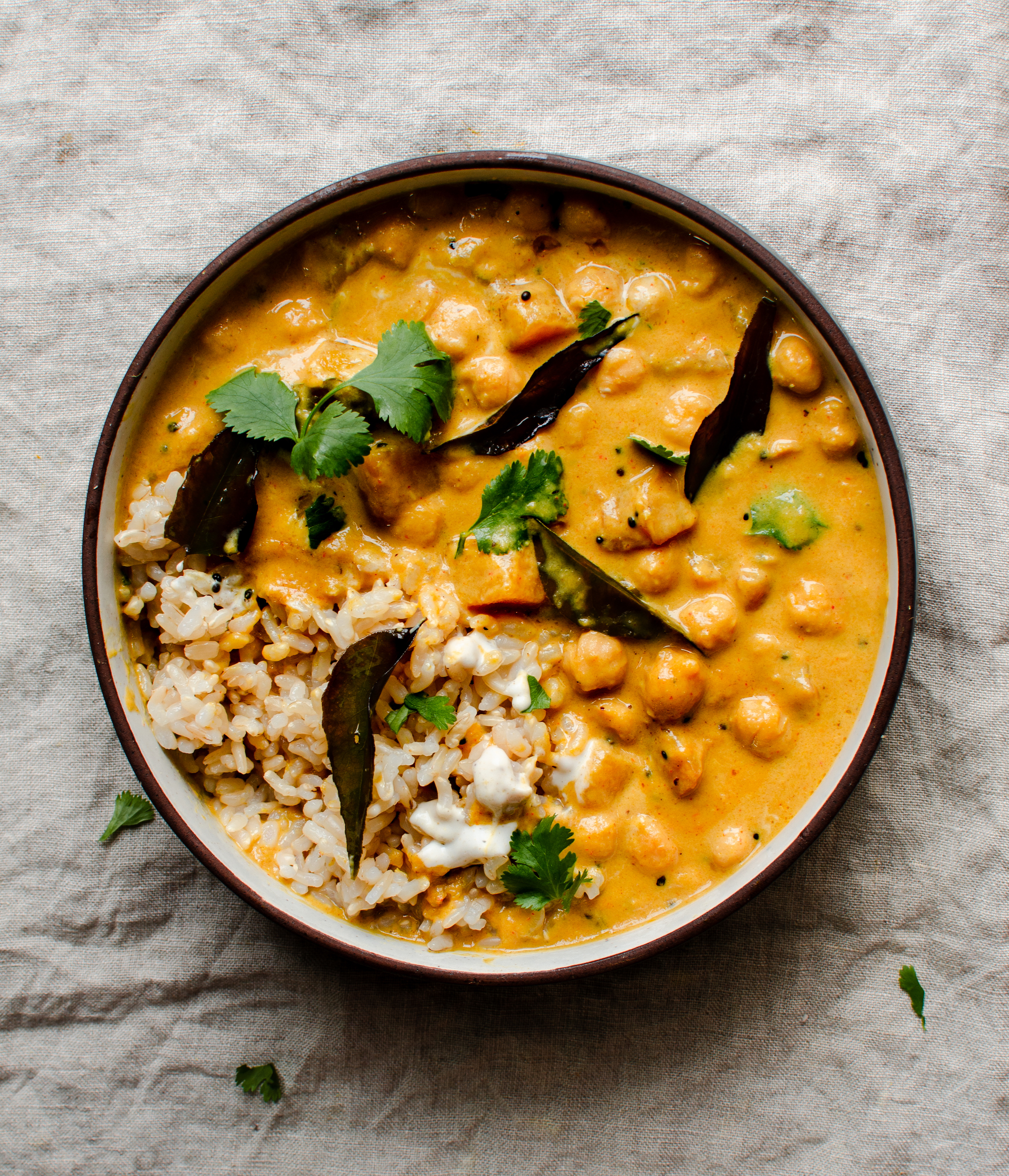 Coconut Mango Chickpea Curry - Upbeet 